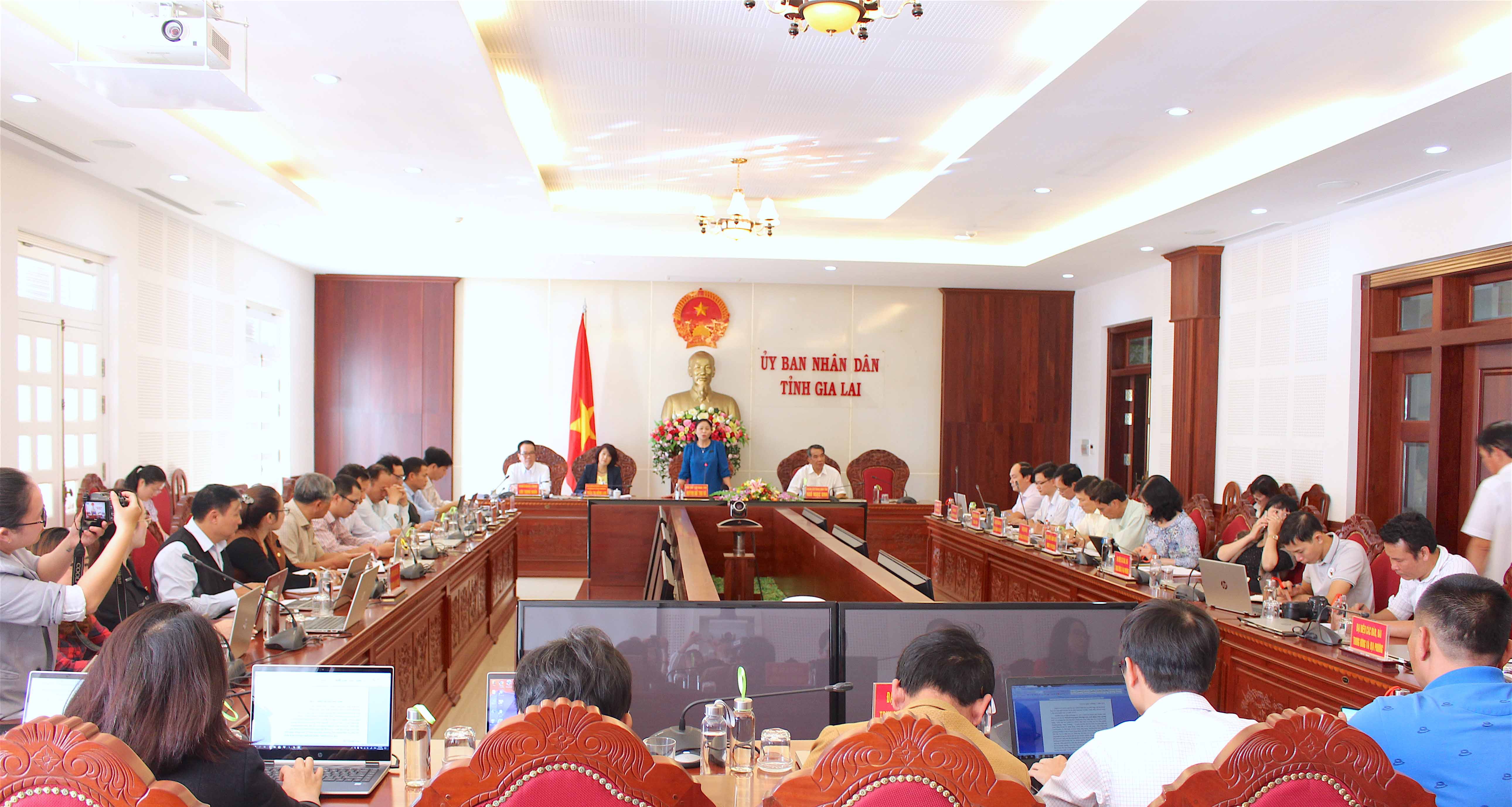 Quang cảnh buổi họp báo. Ảnh: Hồng Thi