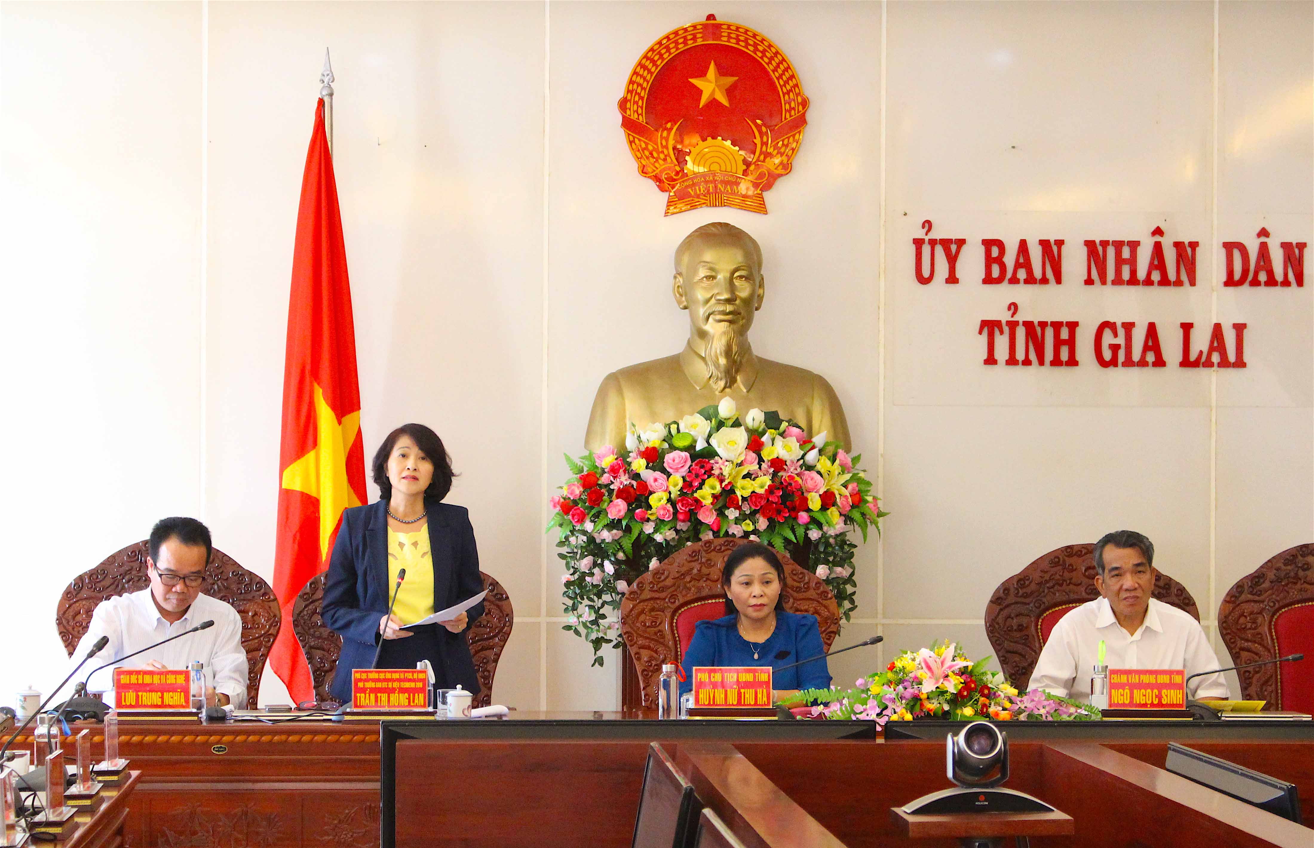 Bà Trần Thị Hồng Lan-Phó Cục trưởng Cục Ứng dụng và Phát triển Công nghệ (Bộ KH và CN) thông tin về sự kiện TechDemo 2019. Ảnh Hồng Thi